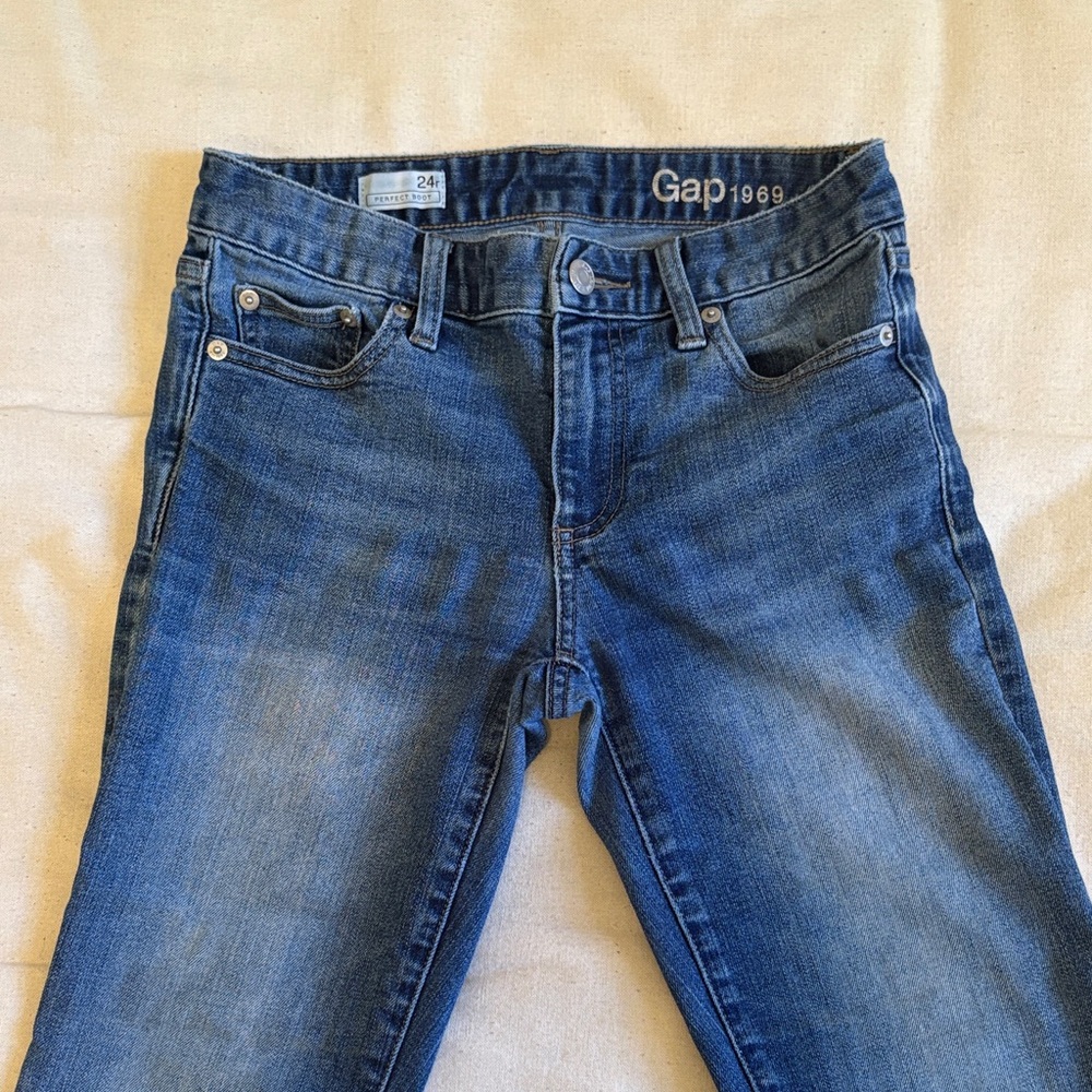 GAP Women's Classic Blue Jeans - “Perfect Boot Cut” size 24r